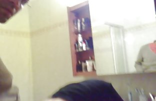 seks porno Cura iz kluba swingera je pušiona kroz zid.