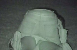 seks porno Beba se umeće u dvije rupe odjednom.