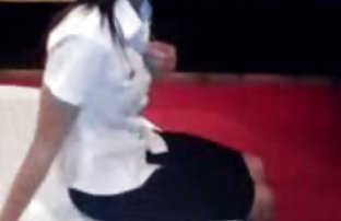 seks porno Beba je bila sjebana po prvi put i bilo je bolno.