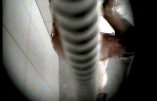 seks porno Crvenokosa jebači savršeno završio lice i vrat s bijelom spermom