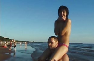 seks porno Pisanje žena natjecati u rasponu od mlaznica na ulici