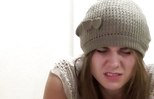 seks porno Pijani Jeanne jebanje s partnerom za piće na kauču