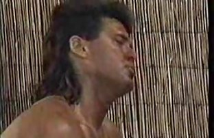 seks porno Mladenkina djevojka ju je natjerala da je jebe sa svojim dečkom silom.