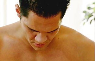 seks porno Crnkinja zabavlja s različitim sex igračkama