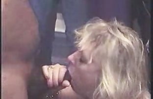 seks porno Cura u bijeloj haljini se ruga tankom robinju.