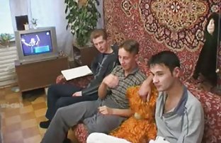 seks porno Pušač kuja izrađena od vezan rob nogu stola