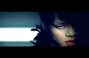 seks porno U prirodi sam objavio zreliju ženu u anus.