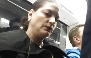 seks porno Tanka azijska žena staviti na lancu i jebanje u anal