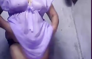 seks porno Zgodna djevojka je vukla dva čovjeka u krevet odjednom.