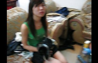 seks porno Svetlana liže gumeni penis