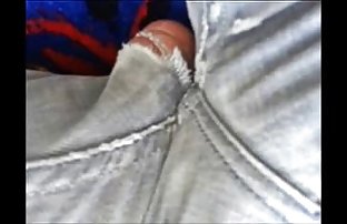 seks porno Teen Pete skinuo odjeću i pokazuje tijelo