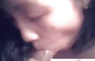 seks porno Mlada djevojka s golim guzicom je izbrisan s ručnikom nakon tuširanja