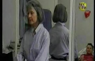 seks porno Tip je jebao svoju mladu djevojku odozgo i sa strane.