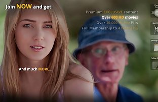 seks porno Milagay je skinuo plave gaće i počeo masturbirati