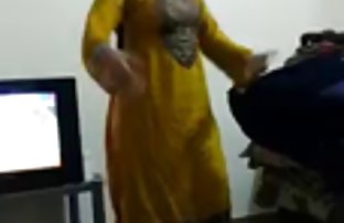 seks porno Kćerka je čekala da majka ostane da se seksa sa svojim ocem.