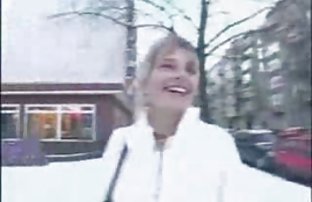 seks porno Ljepota seksualno pleše i razodijeva pred tipom