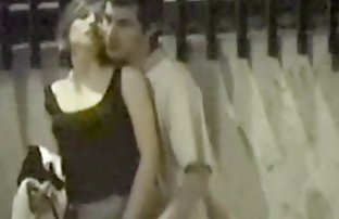 seks porno Tamnokosa beba je pušiona pred članom kamere oca