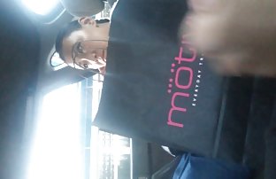 seks porno Zrele žene pozvale su susjeda da ga posjete i počele su ga zavesti