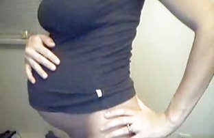 seks porno Tip s nježnošću je oduzeo dijete i seksao se s njom.