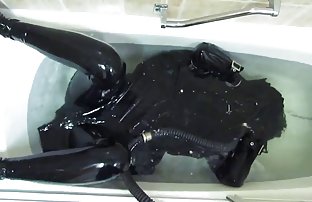 seks porno Dvije mlade koke skaču na kitu tipa