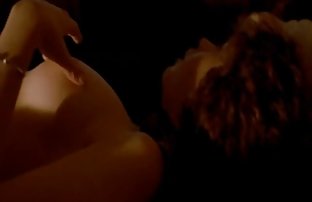 seks porno Kapetan svemirskog broda jebao je pomoćnicu.