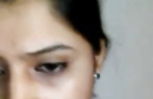 seks porno Eared klinac juri kožu na širokom krevetu