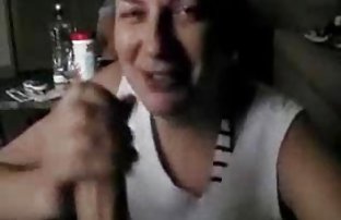 seks porno Slatka ženska masturbira blizu bazena