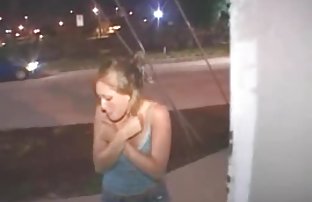 seks porno Zgodni čovjek je nabio žensku usred pustinje.