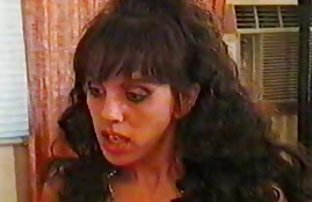 seks porno Tata je zajebao svoju kćerku na travnjaku.