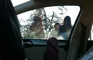 seks porno Tip aktivno pljuje djevojku u čarape pred bogatim muškarcima.