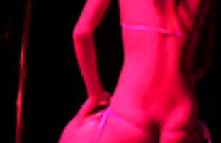 seks porno Plavokosi jahač vješto je osedlao člana pastuha.