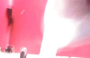 seks porno Ruska djevojka otvorila i razmazala se s kremom