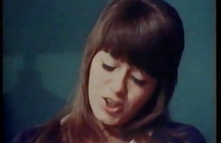 seks porno Talijanski pljuje svoju žensku na kauču