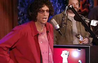 seks porno Na krevetu savija mladu žensku u odijelu od spandex