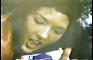 seks porno Dvostruka penetracija u sve rupe lijepe djevojke u čarape