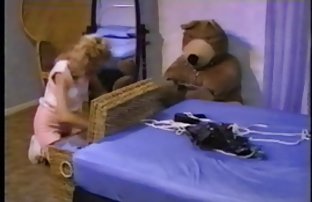 seks porno Mladi ljudi pržiti dvije plavuše u kupaonici i sisati na njih