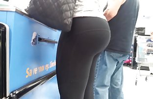 seks porno Brineta dana je zavela šefa i dala mu se.